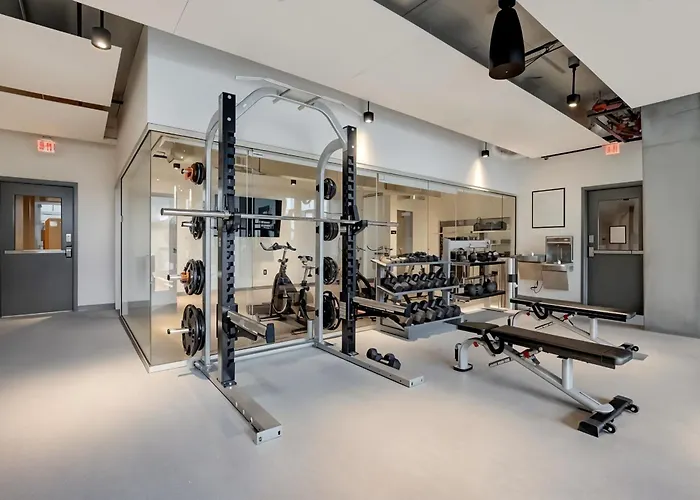 Boulevard Comfortable Downtown Highrise Stu Pool Parking & Gym 10a Apartment *