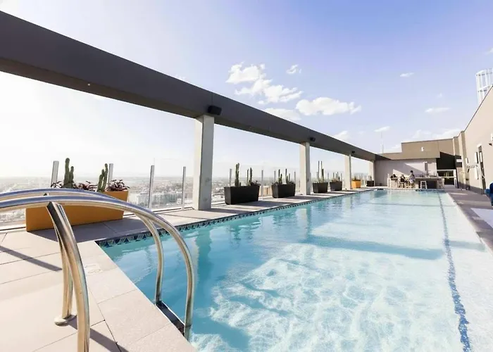 Boulevard Comfortable Downtown Highrise Stu Pool Parking & Gym 10a Apartment Phoenix