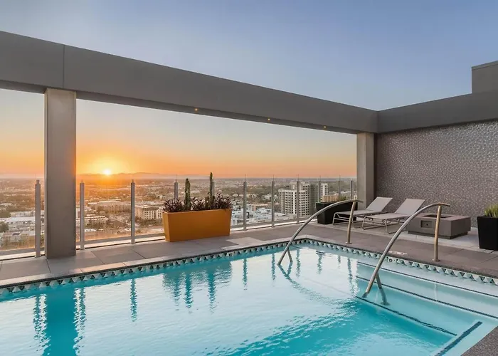 Boulevard Comfortable Downtown Highrise Stu Pool Parking & Gym 10a *